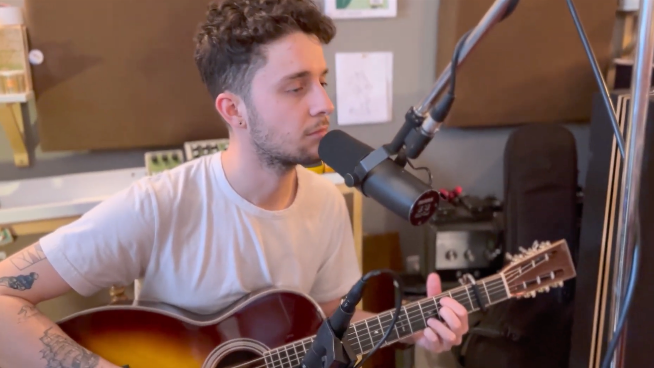 Load video: kissing my love live at fang recording